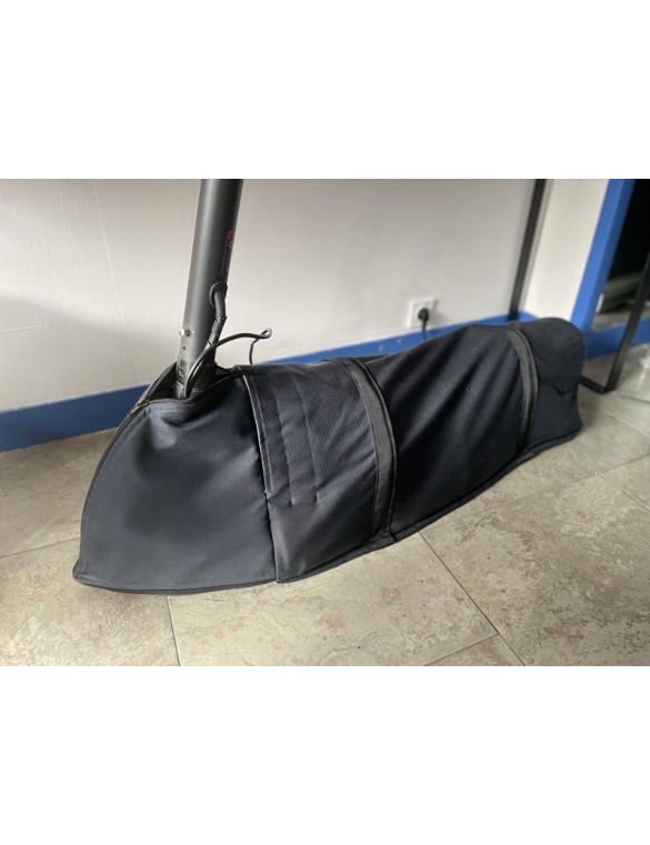 Housse trottinette électrique avec câble d'alimentation